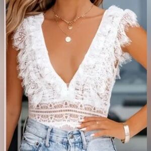 NWT SkyLar Rose White Lace Low Cut Body Suit White Size Small